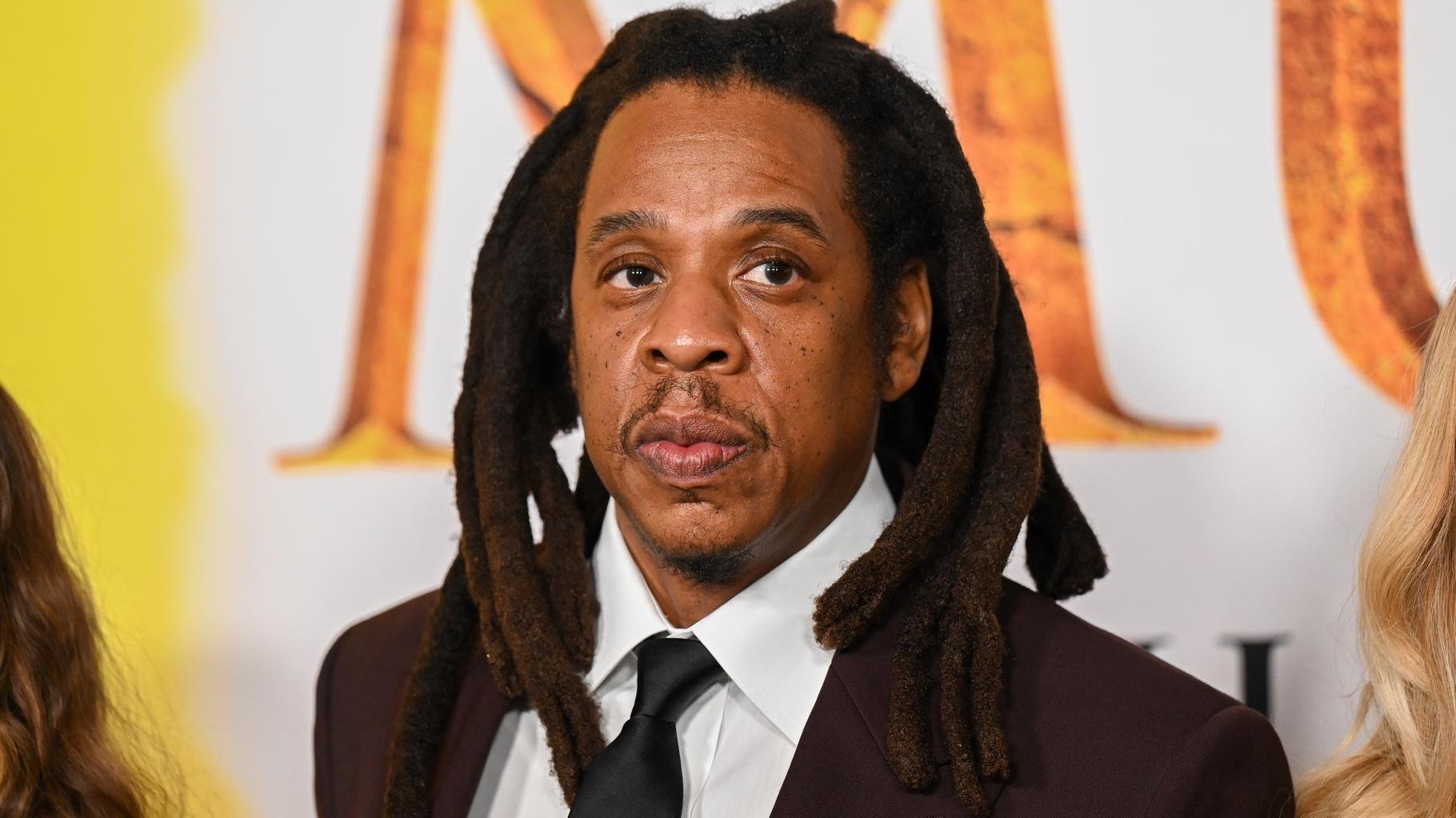 Jay-Z, accusé de viol, mis en garde par la justice pour sa défense « inappropriée » après la plainte