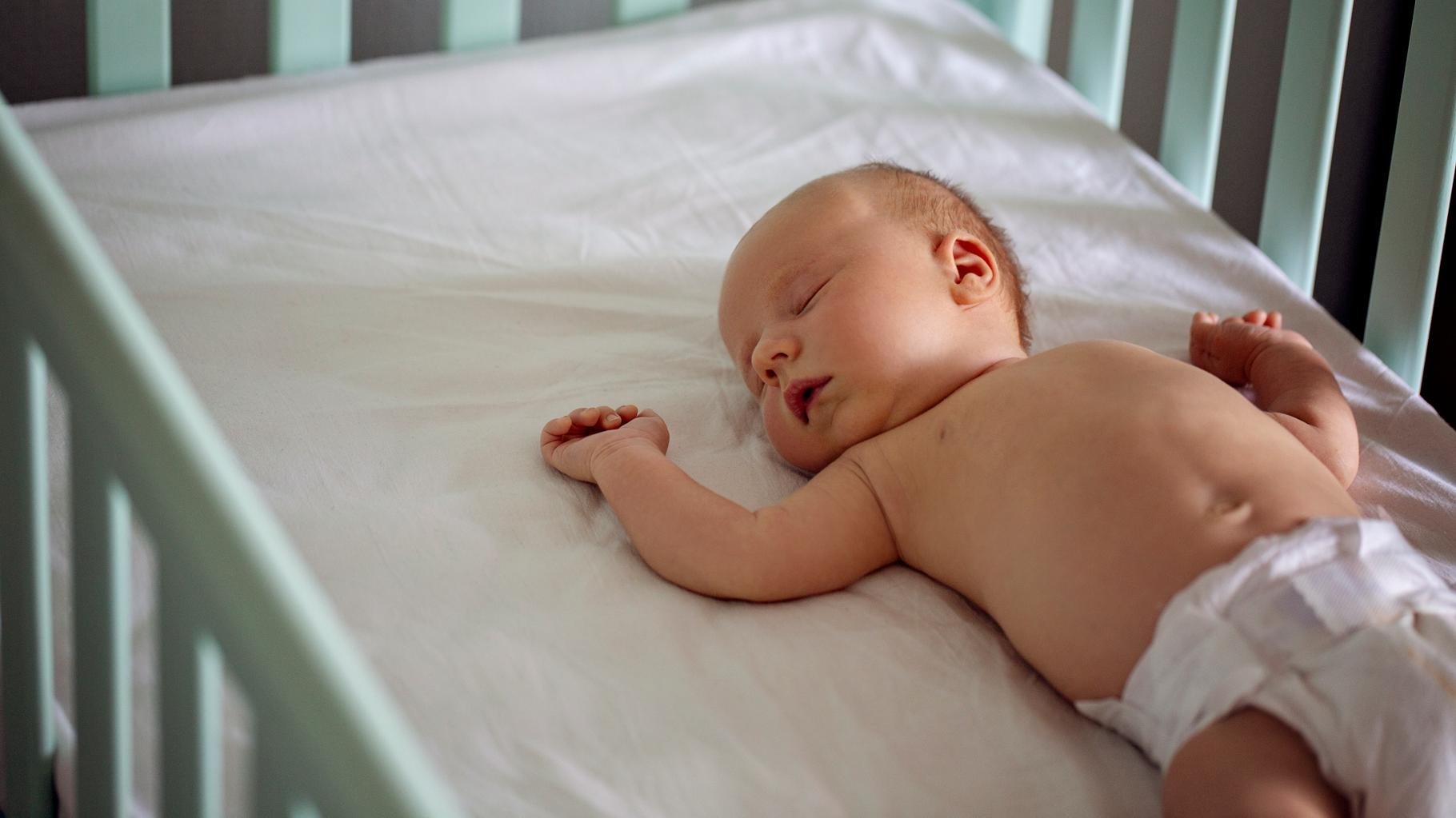 En pleine canicule, comment habiller son bébé la nuit pour qu’il n’ait pas trop chaud