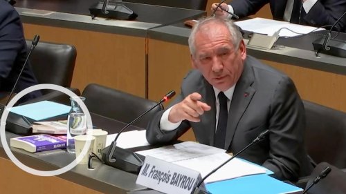 À l’audition de François Bayrou sur Bétharram, ce détail à ses côtés dit beaucoup de sa ligne de défense