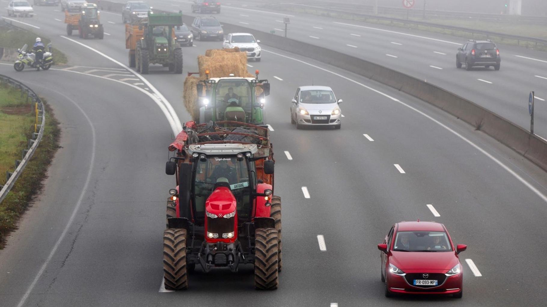 Colère des agriculteurs : le point sur les blocages et actions prévues aujourd’hui