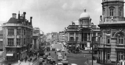 Amazing look back through time at Hull’s Queen Victoria Square