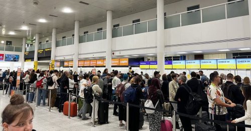 Passengers on plane after four-hour delay told to get off as pilot was tired