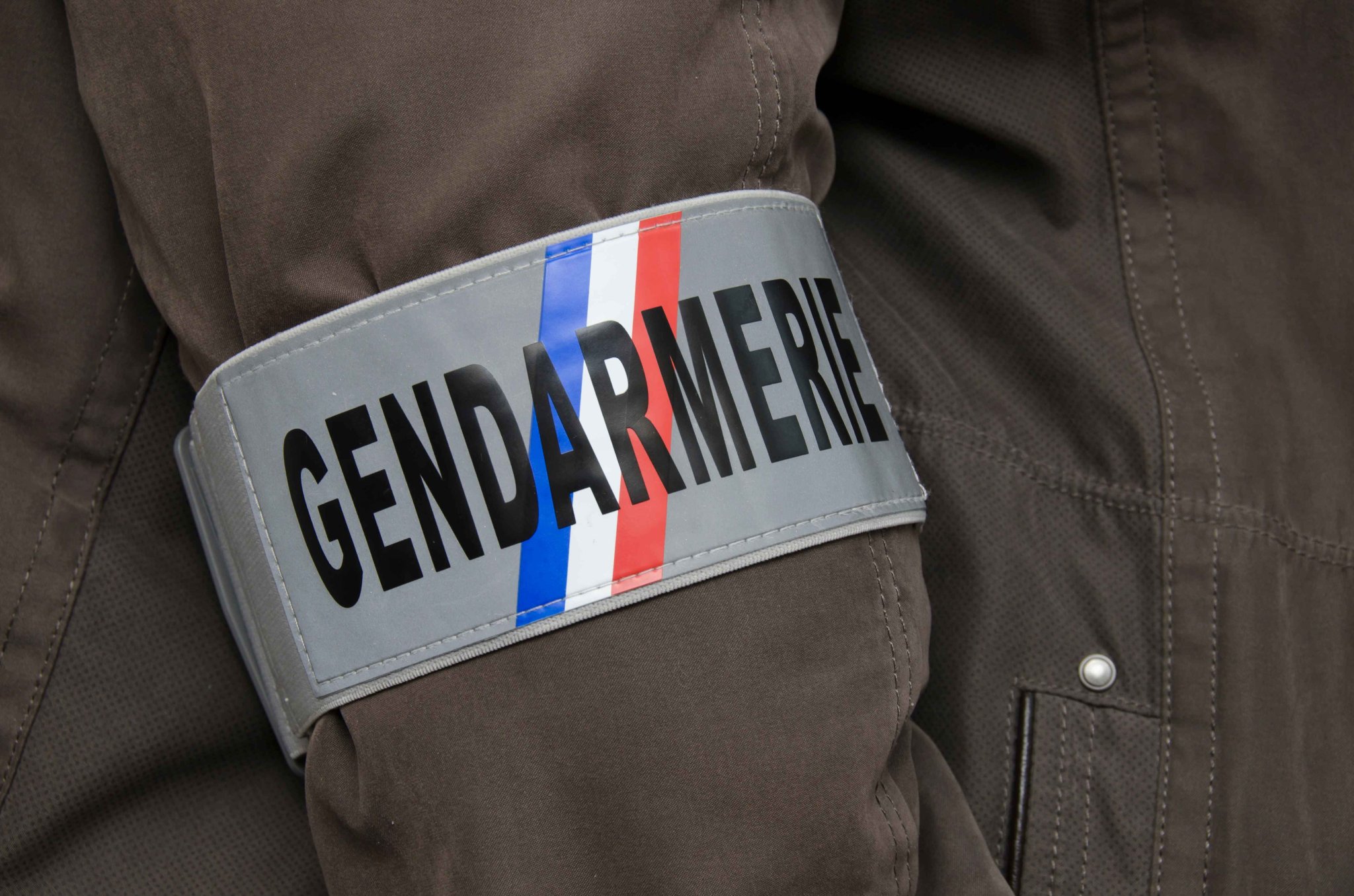 Près de 8 ans après la mort de l’agriculteur Jérôme Laronze, tué par les tirs d’un gendarme, la Défenseure des droits demande une procédure disciplinaire
