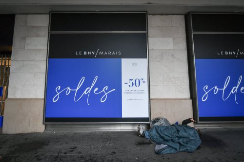 « C'est un petit peu comme si on leur offrait des funérailles » : à Paris, une cérémonie pour rendre hommage aux 855 sans-abris morts en 2024