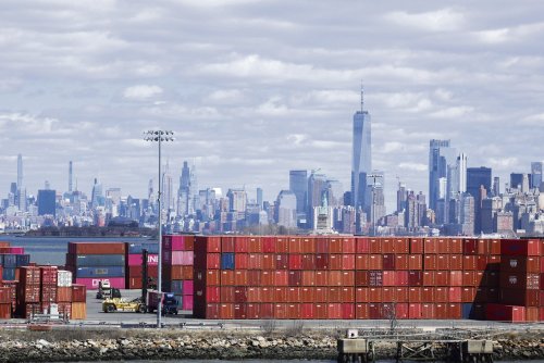 Guerre commerciale : « Face à Trump, la seule issue est de construire une autre mondialisation », estime l’économiste Frédéric Boccara