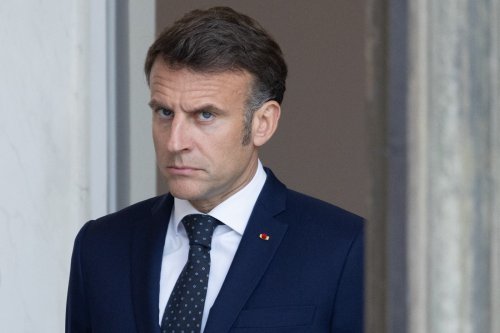 « Un terrain de jeux pour les services algériens » : Avec l’expulsion de 12 agents consulaires, le gouvernement et Macron replongent dans la crise diplomatique