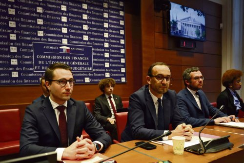 Pierre-Édouard Stérin, saint patron de l’extrême droite française #35. À l’Assemblée, le mépris de Stérin fait l’unanimité contre lui