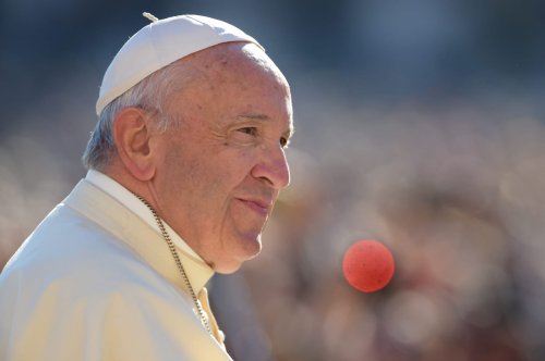 Mort du pape François, 27 élus français interdits d’accès en Israël, Emmanuel Macron à Mayotte, réélection de Marine Tondelier à la tête des Écologistes, départ de la Transat Paprec… Ce qu’il ne fallait pas manquer ce week-end