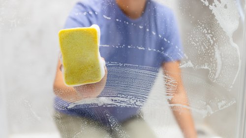 Clever tricks for cleaning hard water stains 