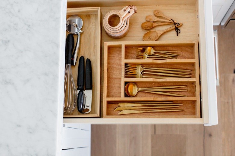 Here's How To Properly Organize Your Kitchen Cabinets Once And For All