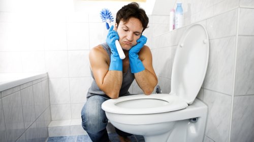 Toilet cleaning tricks and advice to implement in your bathroom