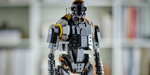 K-2SO Returns to LEGO 'Star Wars' and Is Bigger Than Ever