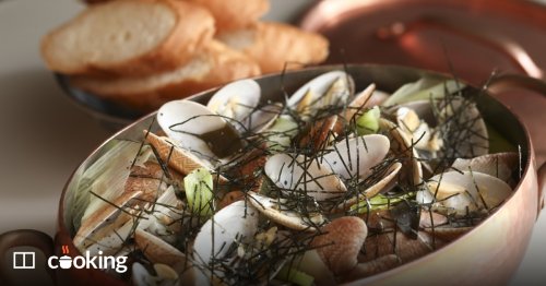 Sake-steamed clams with butter, leeks and noodles recipe