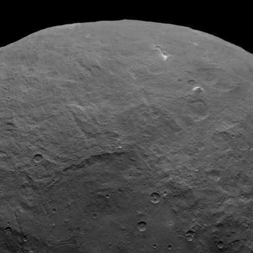 UFO Sighting 2015: Pyramid-Shaped Peak Spotted on Ceres after NASA's Photo of Mars Shows Similar Structure