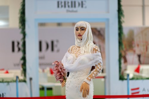Million-Dollar Bride: Life-size chocolate and diamond wedding cake displayed at Bride Dubai
