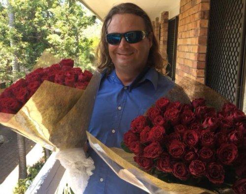 Big Issue seller gives out 100 free roses on Valentine's Day to see the 'joy and smile' on people's faces