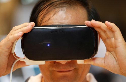 Microsoft, Apple Stay Out Of Global VR Association