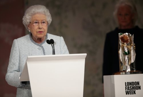 BIG NEWS: Queen Elizabeth to retire and abdicate throne for Prince Charles next year