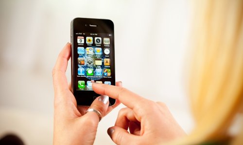 Some iPhone 4s Owners Will Get a (Small) Payout from Apple in Class Action Settlement | Do You Qualify?