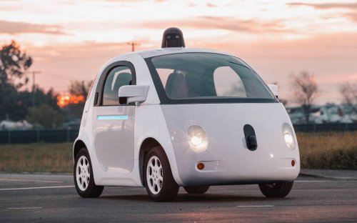 车速太慢，Google 无人驾驶汽车被拦了下来