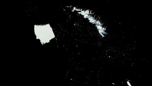 World's Largest Iceberg Set To Lose Its Title As It Disintegrates Into "Starry Night" Of Ice