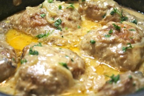 Southern Smothered Chicken | I Heart Recipes