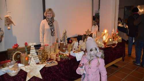 Weihnachtsmarkt in Finnentrop lockt hunderte Besucher