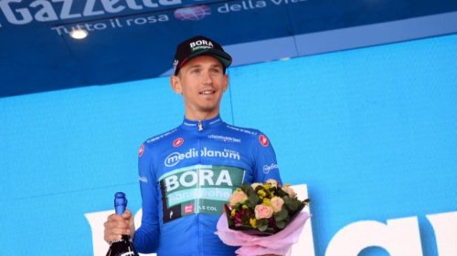 Lennard Kämna beim Giro weiter Zweiter und im Bergtrikot
