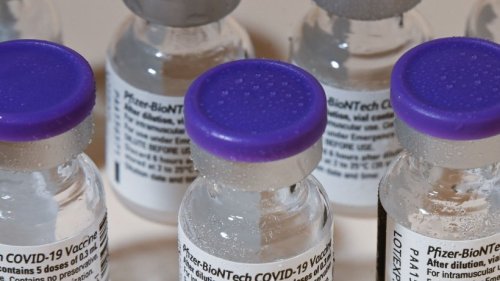 Corona: Ankündigung zu neuem Biontech-Impfstoff ++ Aktuelle RKI-Zahlen