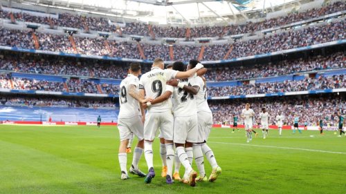 Carlo Ancelotti et les joueurs du Real Madrid rendent un hommage émouvant à Karim Benzema