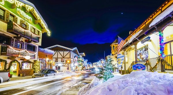 10 Small Towns in the U.S. to Visit This Winter
