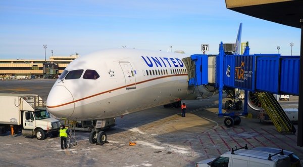 United to Cut 50 Domestic Flights per Day at a Major U.S. Airport
