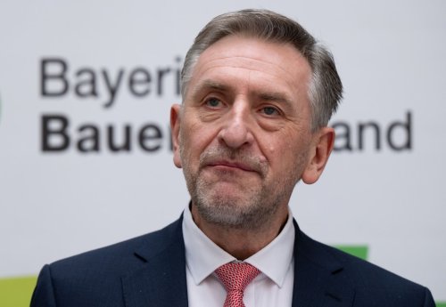 Aktivisten besetzten seinen Bauernhof: Felßner will nicht mehr Landwirtschaftsminister werden