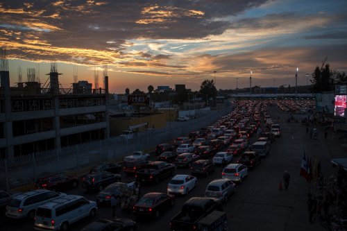 A brutal daily commute: Mexico to the U.S.