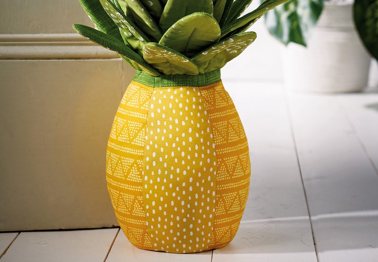 How to make a pineapple doorstop