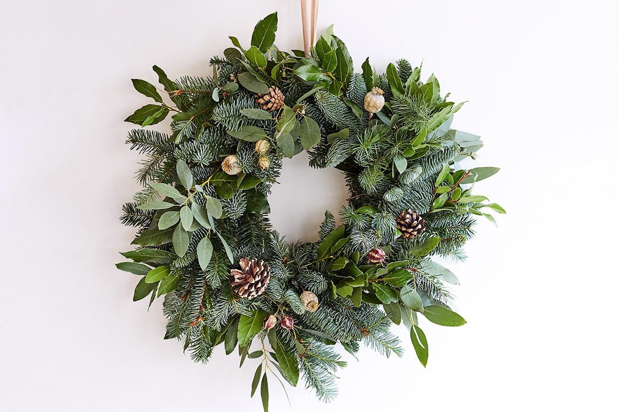 How to make a Christmas wreath