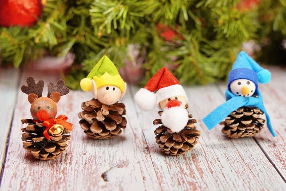 35 pine cone crafts for Christmas