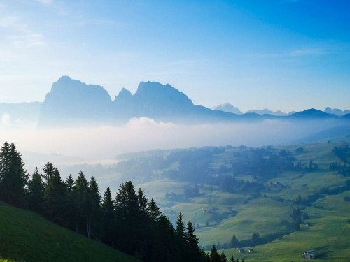 Ein morgendlicher Aufstieg auf die Seiser Alm