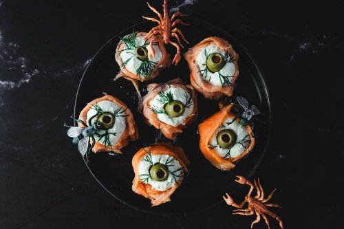 4-ingredient Halloween Smoked Salmon Canapes
