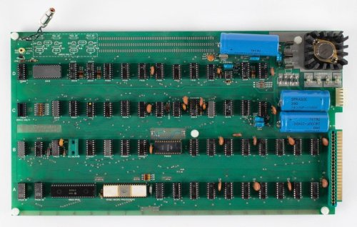 Apple-1 hand-numbered by Steve Jobs could top $450,000 at auction