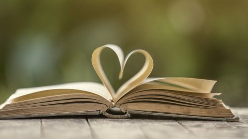 Want to Live a Happier and More Fulfilled Life in 2018? Read These 11 Books