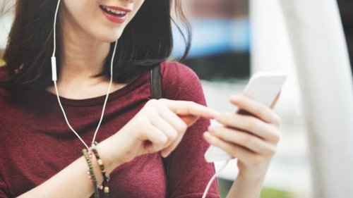 These 7 Free Podcasts Will Save You $100,000 On a Wharton MBA