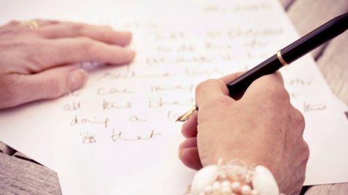 This Super Successful Manager's Favorite Leadership Trick: Sunday Letters