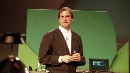 27 Years Ago, Steve Jobs Made a 30-Second Decision. It Changed the Course of History