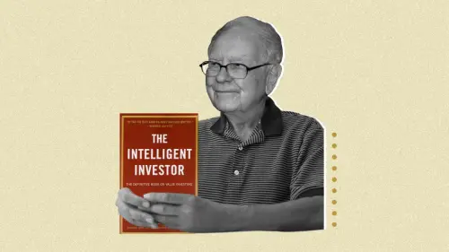Warren Buffett Recommends These 33 Books to Berkshire Hathaway Shareholders(or Anyone, Really)