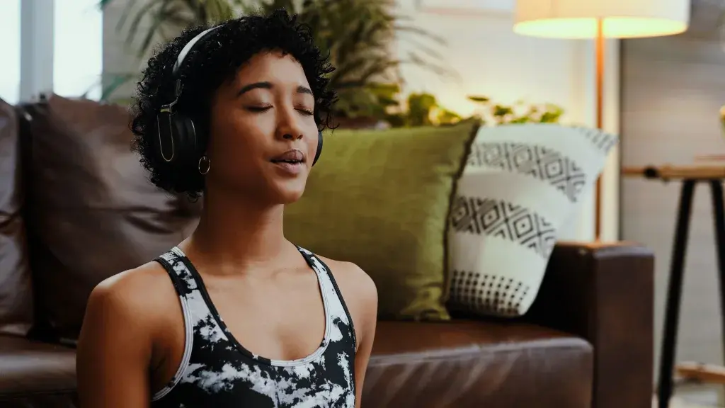 A Stanford Neuroscientist Says This Simple Breathing Exercise Is Like a Kill Switch for Stress