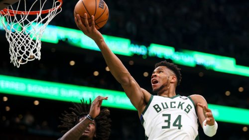 Giannis Antetokounmpo Just Gave a Master Class on the 'Blue Dolphin Rule.' It’s a Lesson in Emotional Intelligence