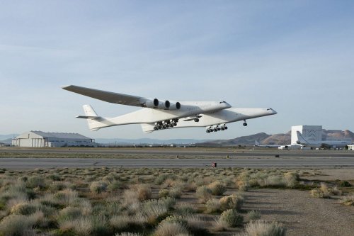 Stratolaunch completes first powered flight of the Talon-A test vehicle