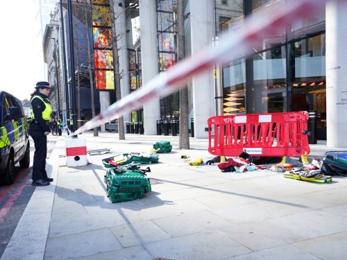 Bishopsgate stabbing: Three people injured in attack near Liverpool Street station
