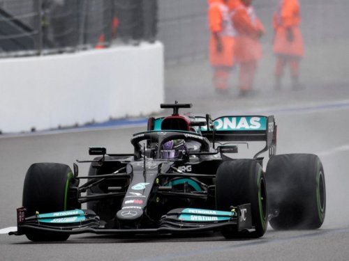 Lewis Hamilton ‘sorry’ and ‘disappointed’ after crashes in qualifying at Russian GP